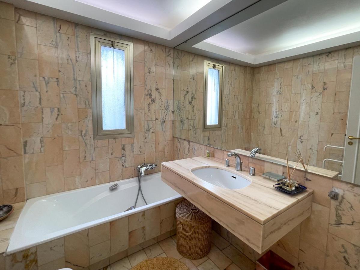 2 Bedroom Apartment With Parking 3 Mins From La Croisette Beach Cannes Exterior foto